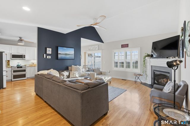 20 Sanford Ridge 20, East Granby, CT 06026