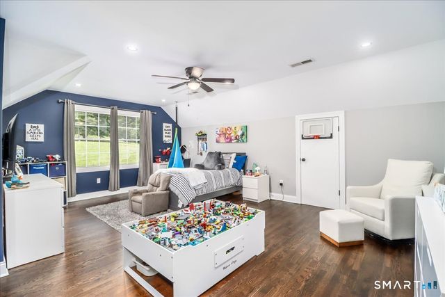 55 Country Woods Lane, Southbury, CT 06488