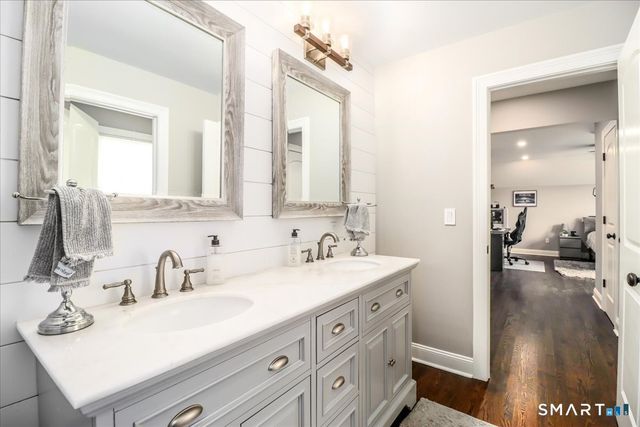 55 Country Woods Lane, Southbury, CT 06488