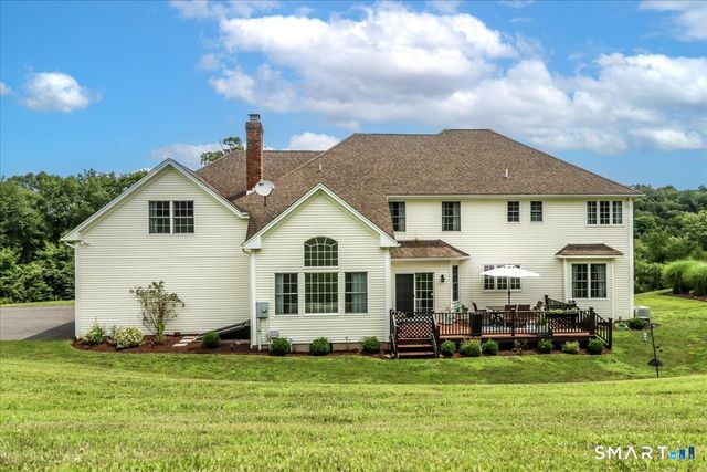 55 Country Woods Lane, Southbury, CT 06488