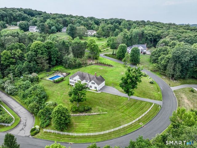 55 Country Woods Lane, Southbury, CT 06488