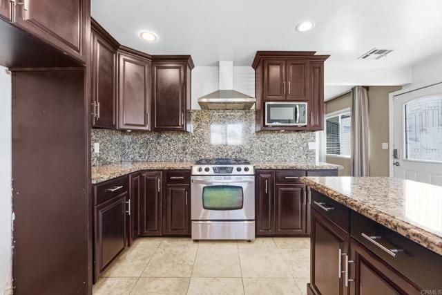 9017 Valencia St, Spring Valley, CA 91977