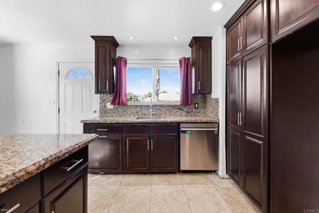 9017 Valencia St, Spring Valley, CA 91977