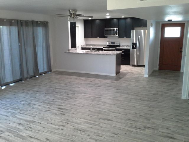 3828 W AUGUSTA Avenue, Phoenix, AZ 85051