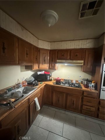 1605 Madison, Bakersfield, CA 93307
