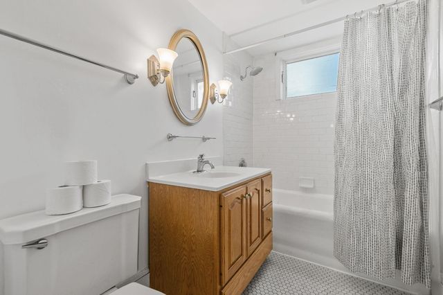 400 W Franklin Avenue 2, Minneapolis, MN 55405