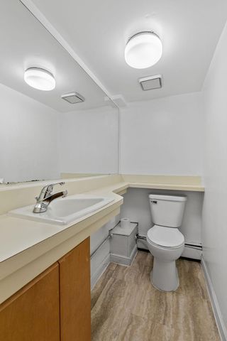 400 W Franklin Avenue 2, Minneapolis, MN 55405