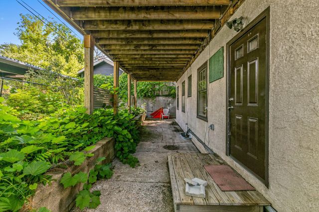 400 W Franklin Avenue 2, Minneapolis, MN 55405
