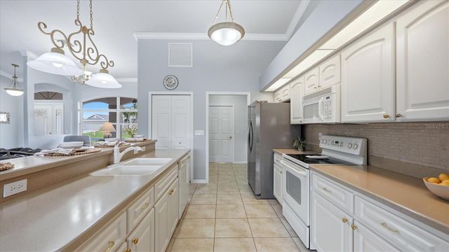 828 ROTONDA CIRCLE, Rotonda West, FL 33947