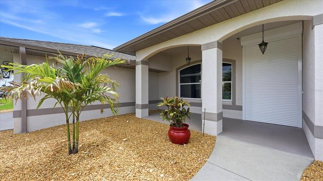 828 ROTONDA CIRCLE, Rotonda West, FL 33947