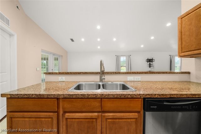2006 W Royalton Road, Avon Park, FL 33825