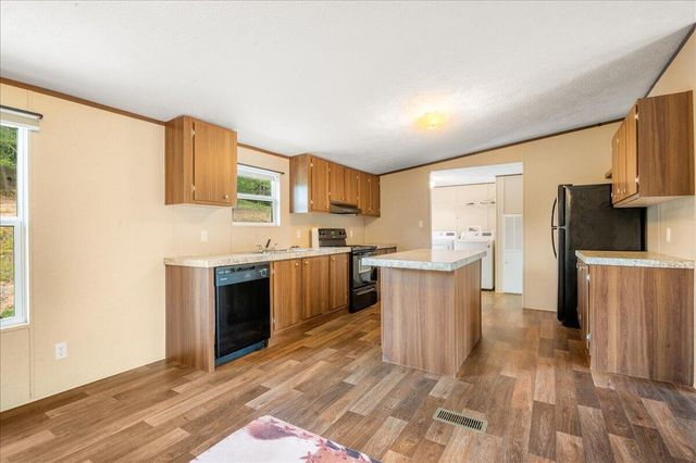 136 Sonic Drive, Keavy, KY 40737