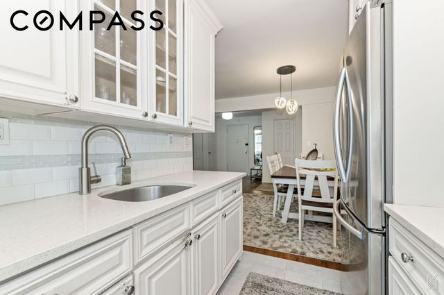 3345 94th St Apt 4H, New York City, NY 11372