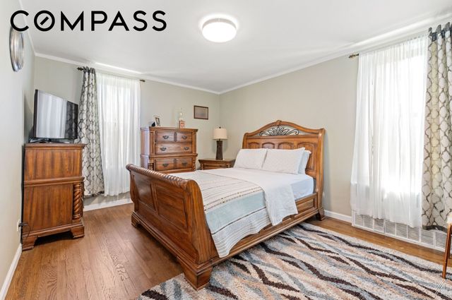 3345 94th St Apt 4H, New York City, NY 11372