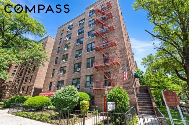 3345 94th St Apt 4H, New York City, NY 11372