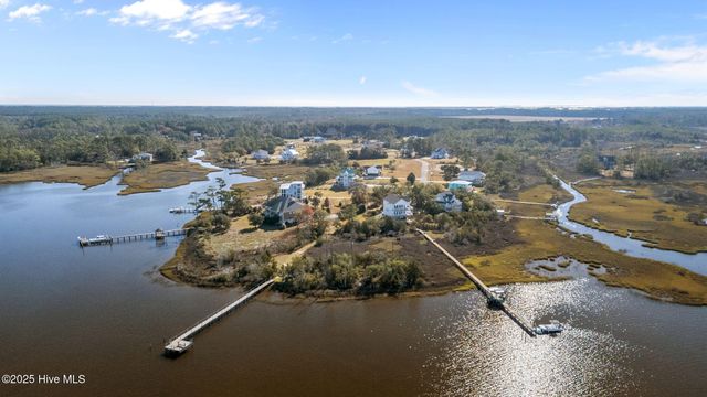 118 Jade Street, Beaufort, NC 28516