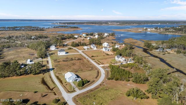 118 Jade Street, Beaufort, NC 28516