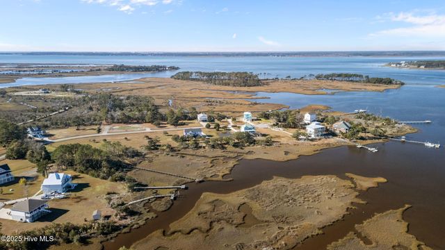 118 Jade Street, Beaufort, NC 28516