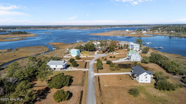 118 Jade Street, Beaufort, NC 28516