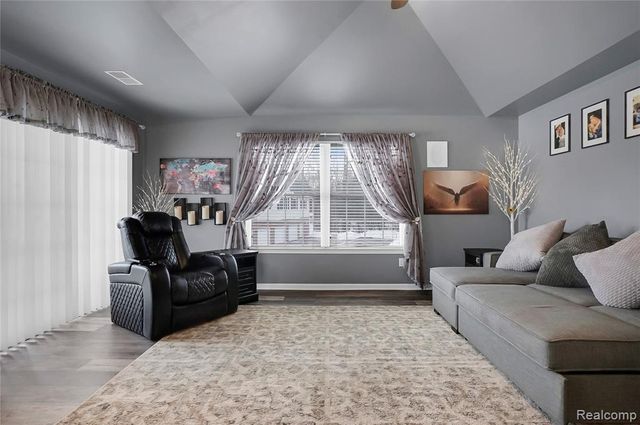 3346 Kneeland Circle, Howell, MI 48843