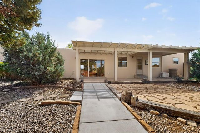 3064 Plaza Blanca, Santa Fe, NM 87507