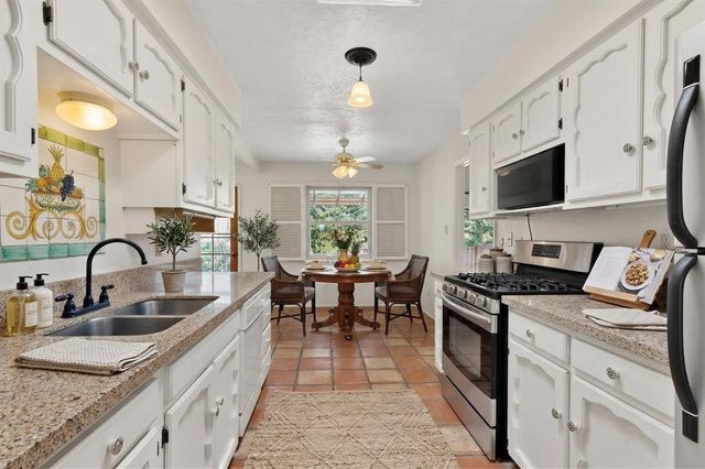 3064 Plaza Blanca, Santa Fe, NM 87507