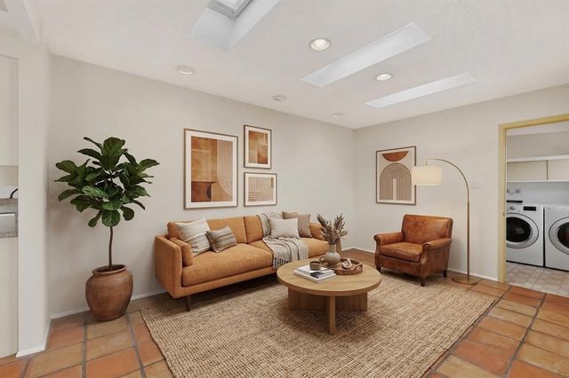 3064 Plaza Blanca, Santa Fe, NM 87507