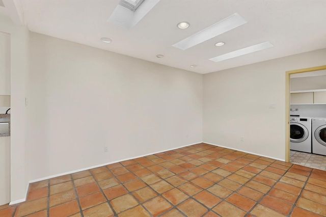 3064 Plaza Blanca, Santa Fe, NM 87507