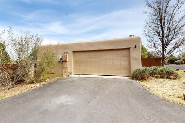 3064 Plaza Blanca, Santa Fe, NM 87507
