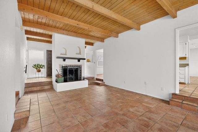 3064 Plaza Blanca, Santa Fe, NM 87507