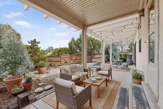 3064 Plaza Blanca, Santa Fe, NM 87507
