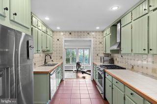 204 HIGHLAND AVE, Moorestown, NJ 08057