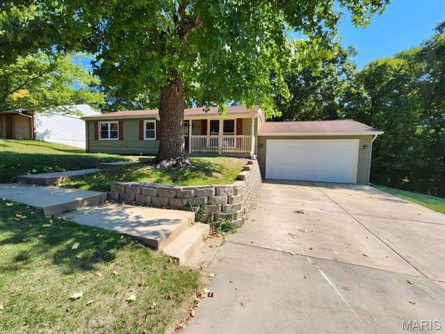 225 Merriweather Lane, Fairview Heights, IL 62208