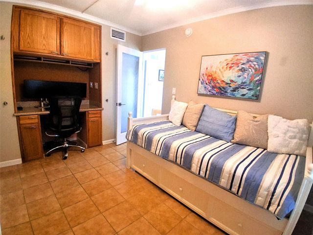 2850 GULF OF MEXICO DRIVE 2, Longboat Key, FL 34228