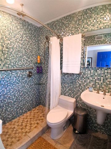 2850 GULF OF MEXICO DRIVE 2, Longboat Key, FL 34228