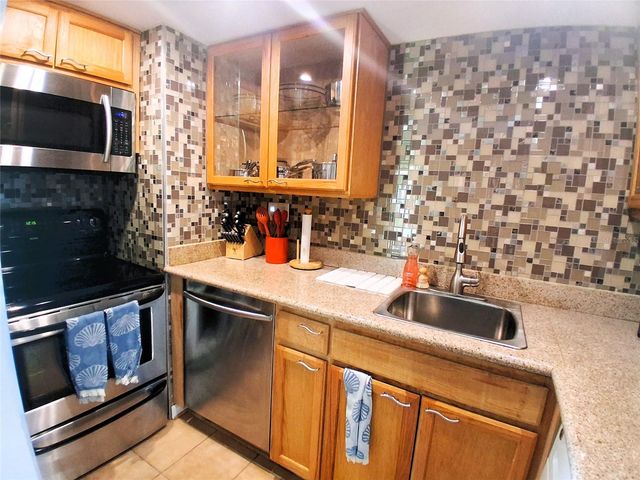 2850 GULF OF MEXICO DRIVE 2, Longboat Key, FL 34228