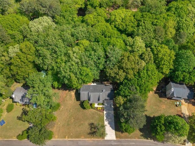 442 Creek View Court, Mcdonough, GA 30252