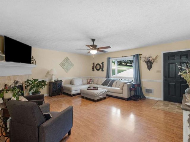 442 Creek View Court, Mcdonough, GA 30252