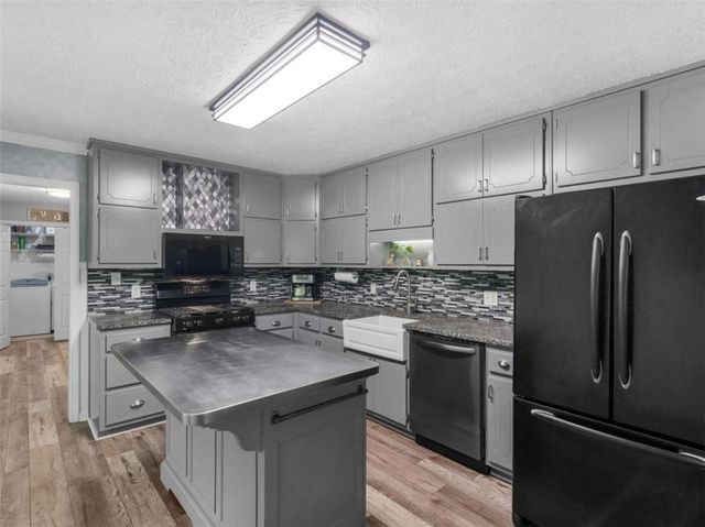 442 Creek View Court, Mcdonough, GA 30252
