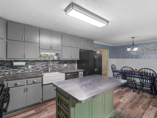 442 Creek View Court, Mcdonough, GA 30252