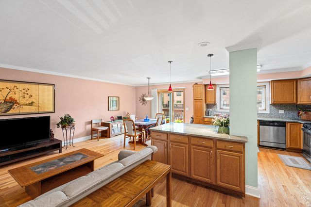 1339 E Central Road, Arlington Heights, IL 60005