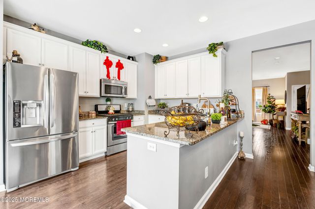 153 Waypoint Drive, Eatontown, NJ 07724