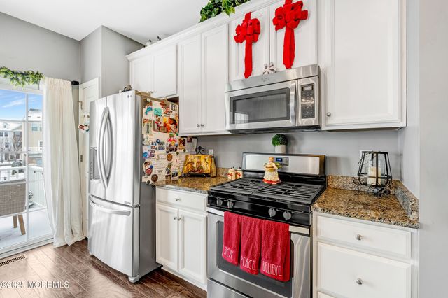 153 Waypoint Drive, Eatontown, NJ 07724