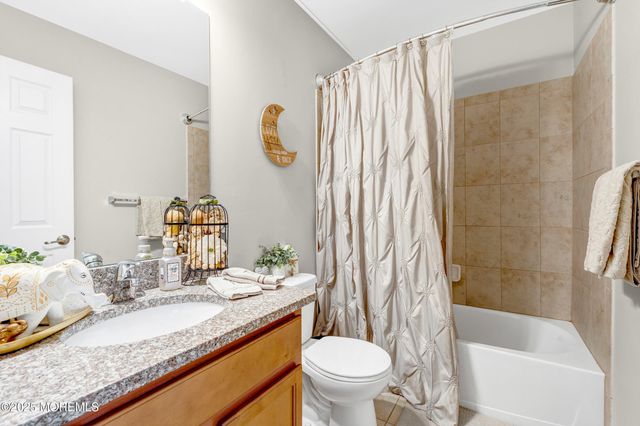 153 Waypoint Drive, Eatontown, NJ 07724