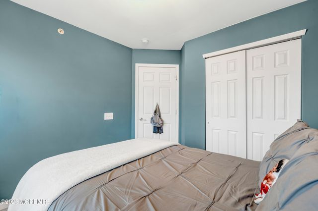 153 Waypoint Drive, Eatontown, NJ 07724