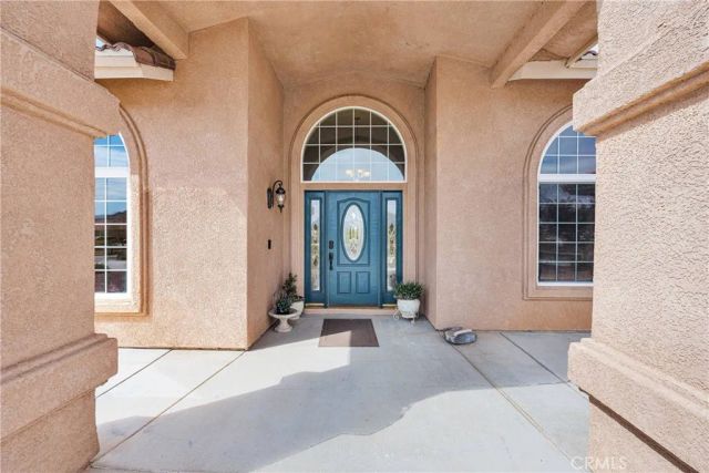 19501 Kinai Road, Apple Valley, CA 92307