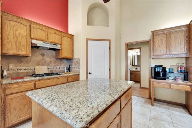 19501 Kinai Road, Apple Valley, CA 92307