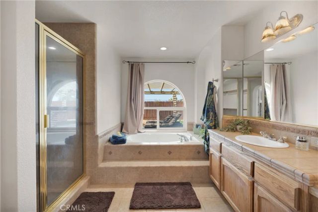 19501 Kinai Road, Apple Valley, CA 92307