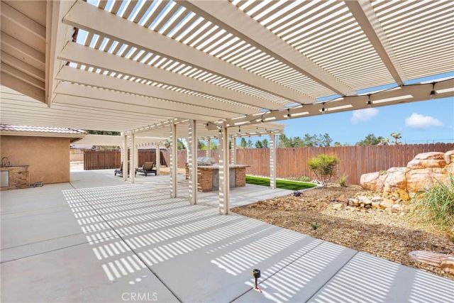 19501 Kinai Road, Apple Valley, CA 92307