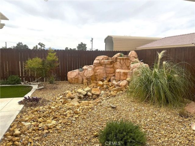 19501 Kinai Road, Apple Valley, CA 92307